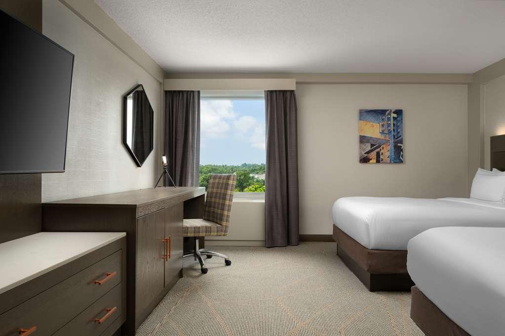 Doubletree By Hilton Pittsburgh Airport Hotel Moon Township Room photo