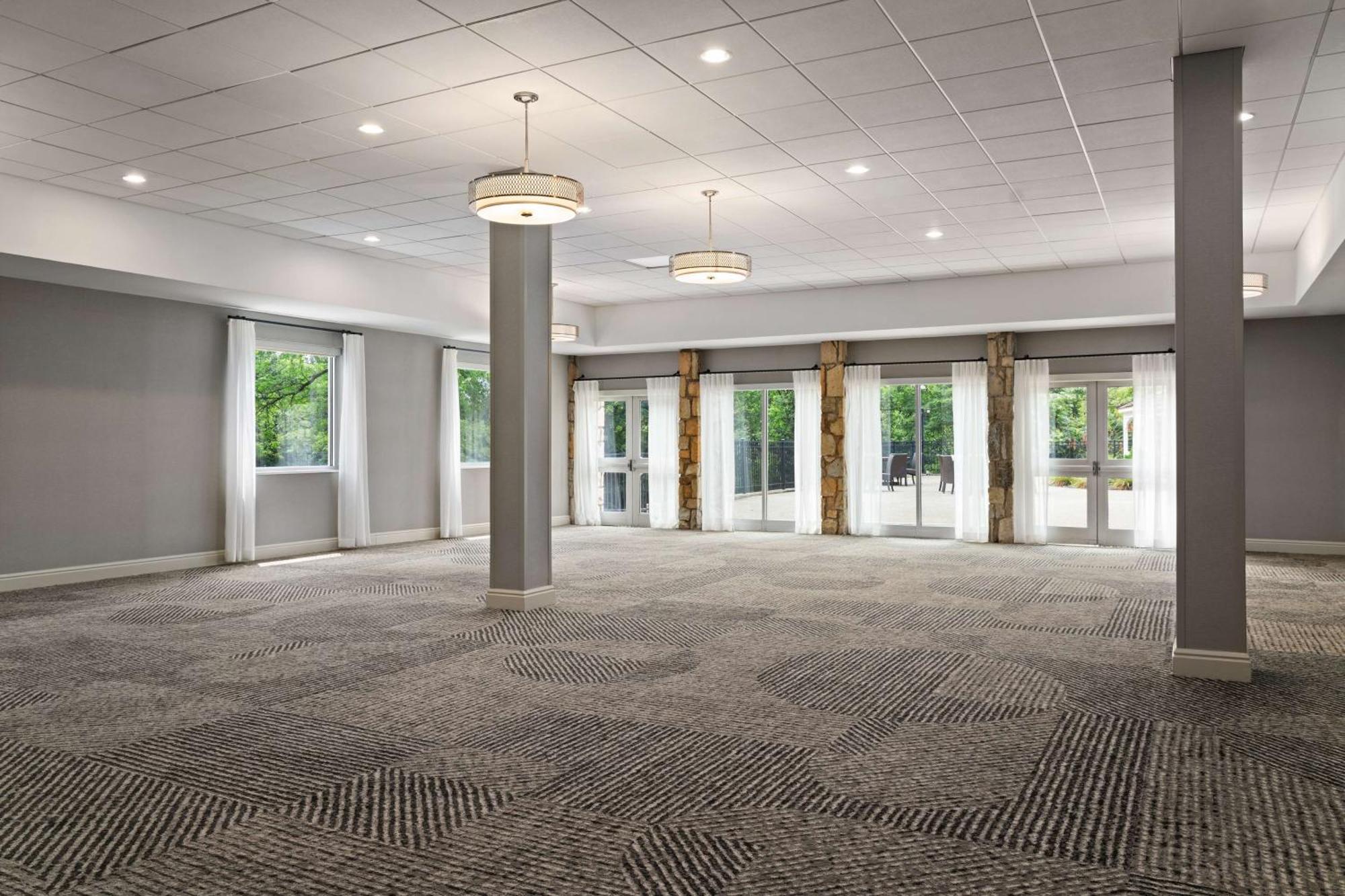 Doubletree By Hilton Pittsburgh Airport Hotel Moon Township Exterior photo